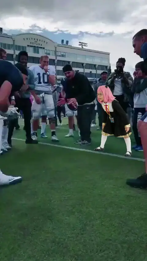 kid outplay college footballer — meme template